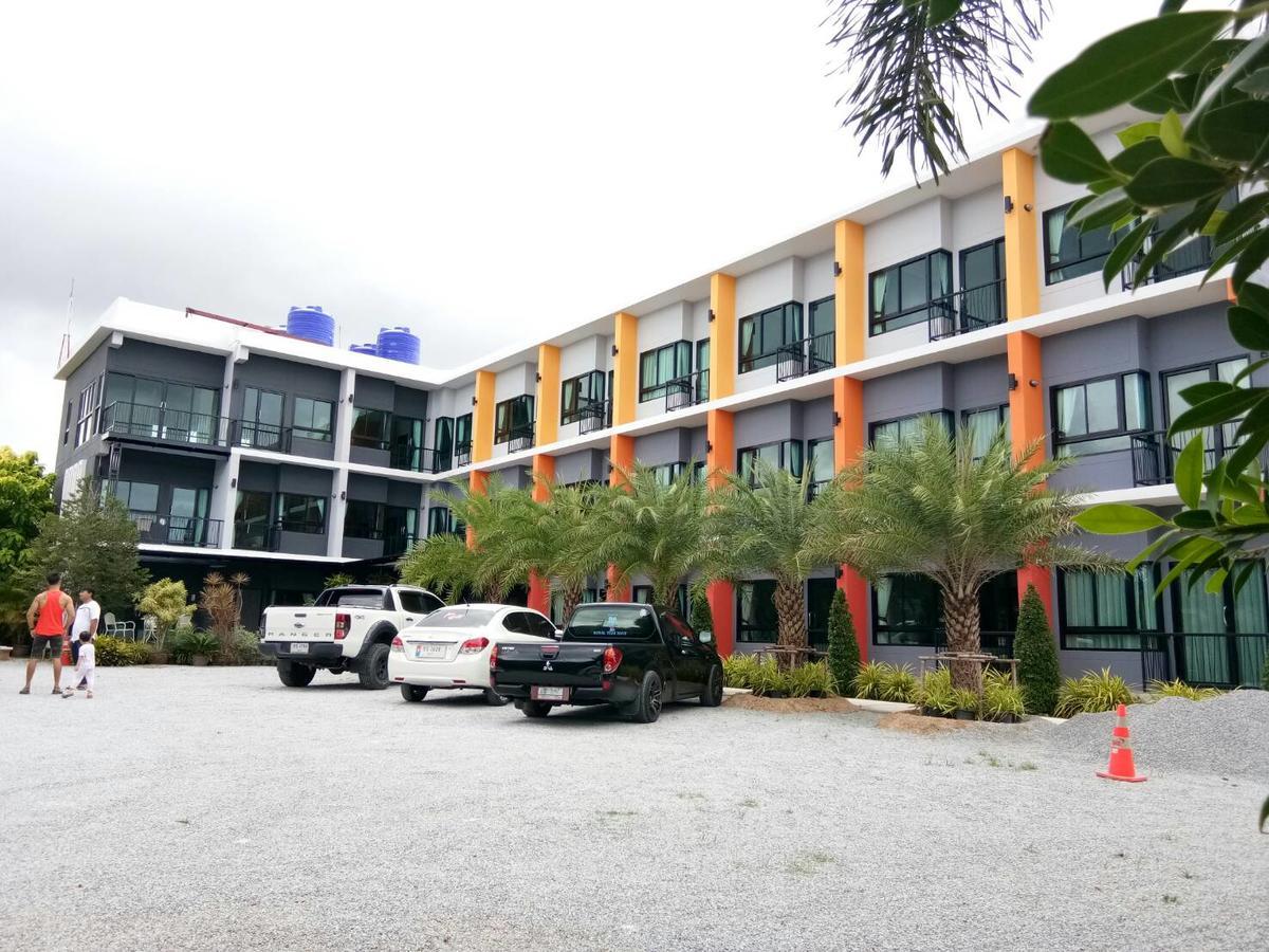 Sor Kor Sor Resort Sattahip Bagian luar foto
